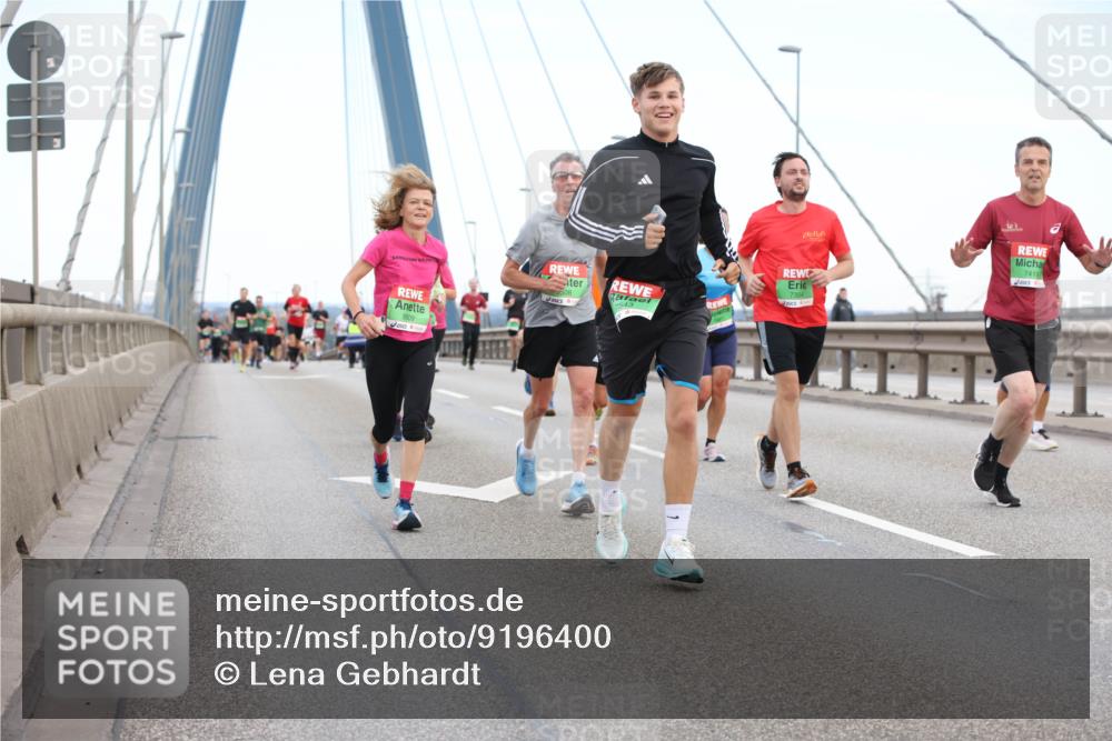 03.10.2025 - Köhlbrandbrückenlauf Lena Gebhardt http://msf.ph/oto/9196400 03.10.2025 15:26:22 Position 1 9509, 508, 7419, 7304 meine-sportfotos.de