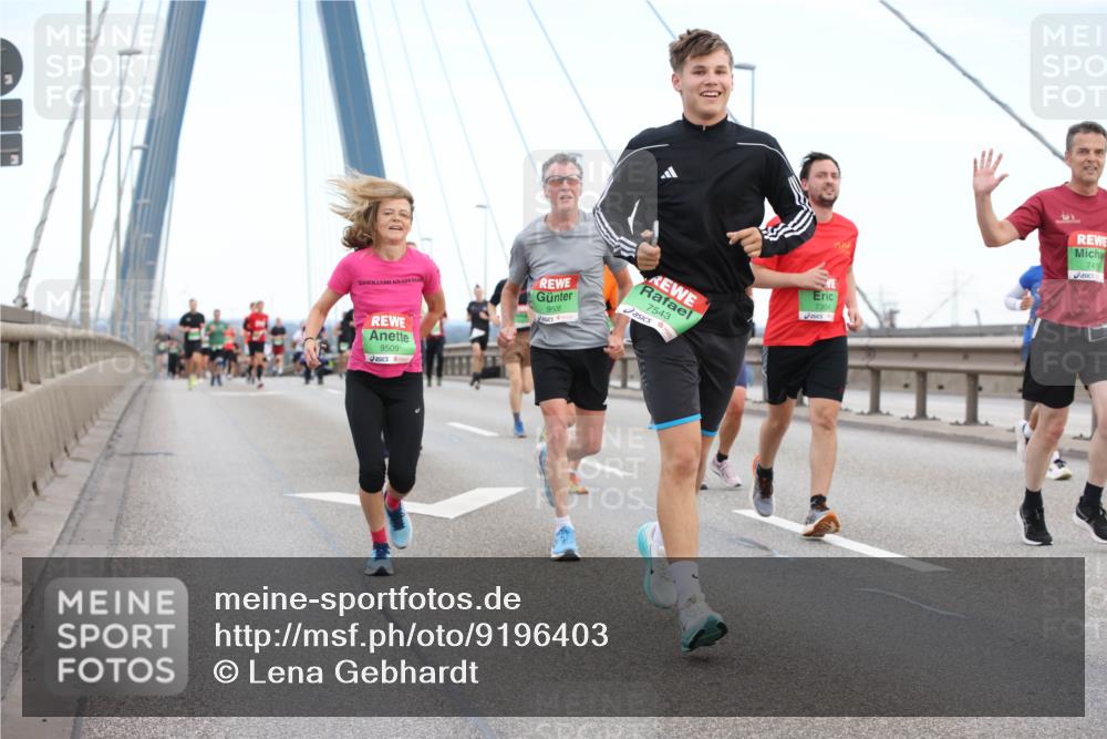 03.10.2025 - Köhlbrandbrückenlauf Lena Gebhardt http://msf.ph/oto/9196403 03.10.2025 15:26:23 Position 1 9508, 7543, 7304, 9509, 741 meine-sportfotos.de