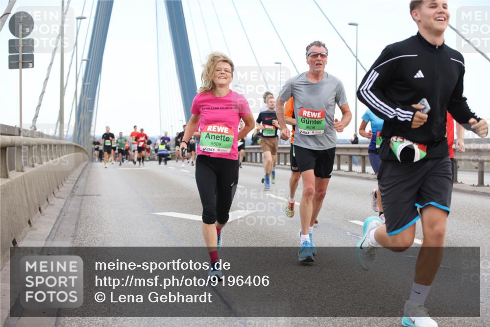 03.10.2025 - Köhlbrandbrückenlauf Lena Gebhardt http://msf.ph/oto/9196406 03.10.2025 15:26:23 Position 1 9509, 9508 meine-sportfotos.de
