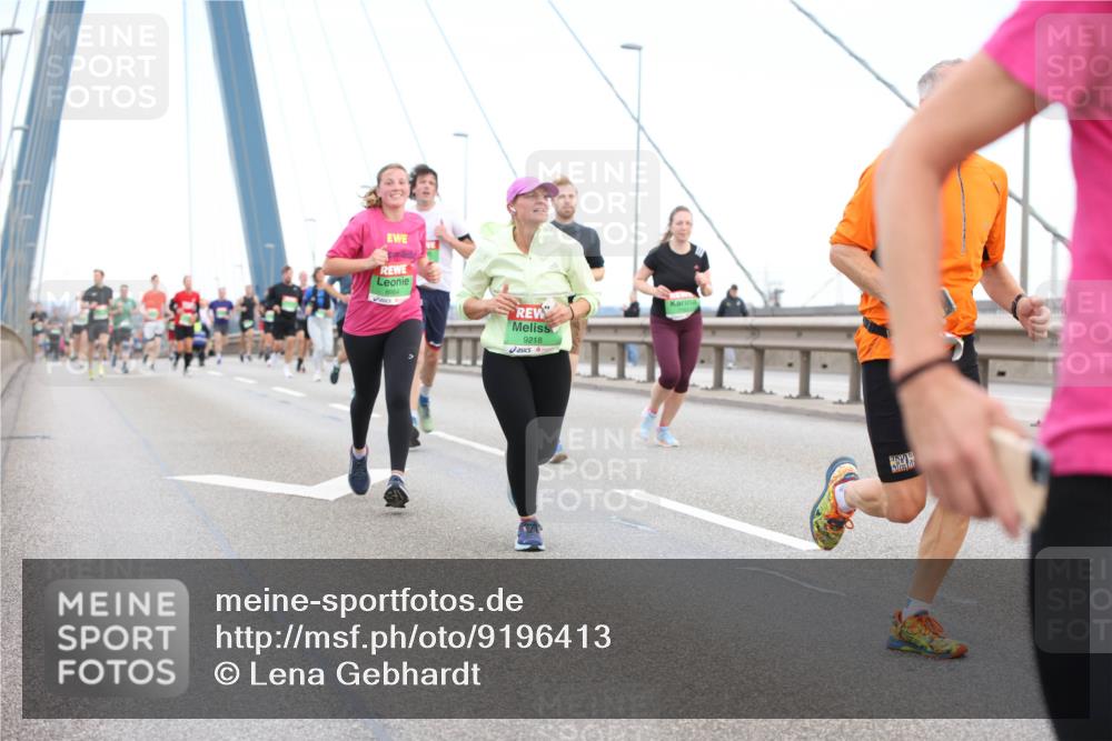 03.10.2025 - Köhlbrandbrückenlauf Lena Gebhardt http://msf.ph/oto/9196413 03.10.2025 15:26:25 Position 1 8984, 9218 meine-sportfotos.de