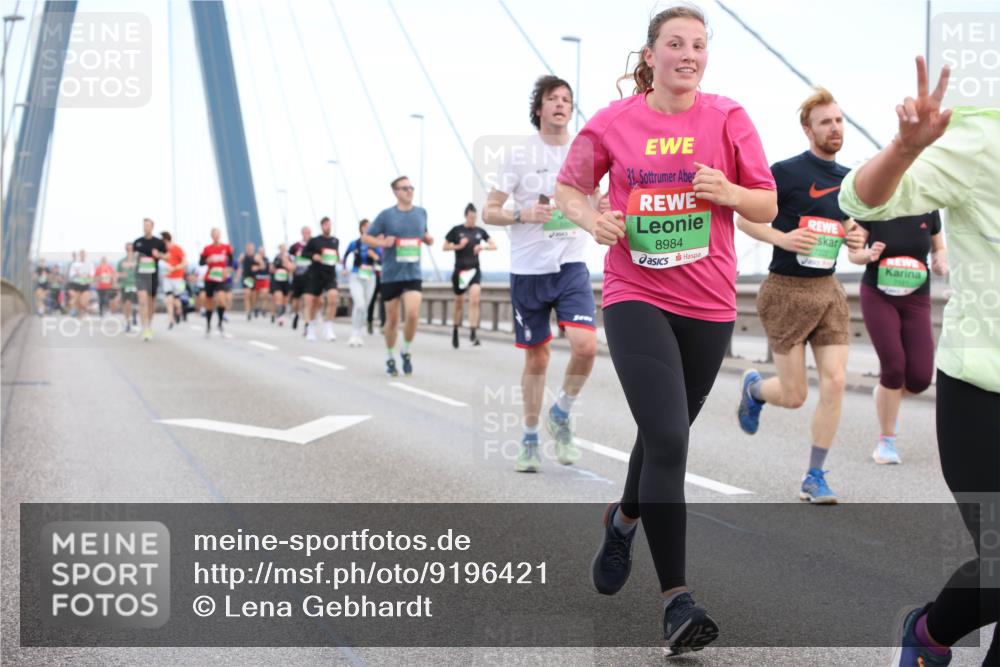 03.10.2025 - Köhlbrandbrückenlauf Lena Gebhardt http://msf.ph/oto/9196421 03.10.2025 15:26:27 Position 1 31, 8984 meine-sportfotos.de