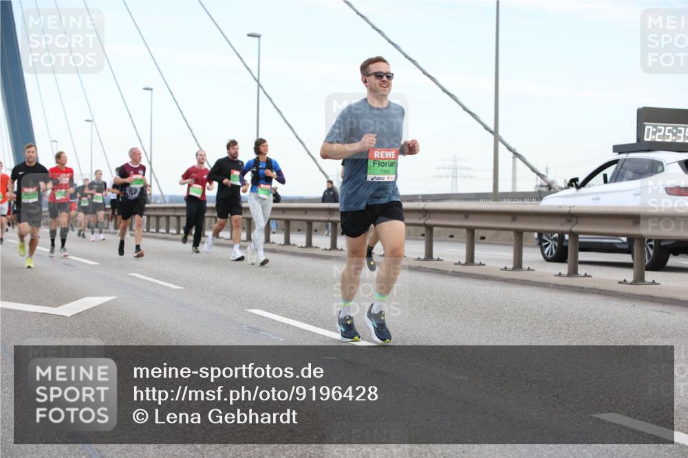 03.10.2025 - Köhlbrandbrückenlauf Lena Gebhardt http://msf.ph/oto/9196428 03.10.2025 15:26:30 Position 1 7394, 0, 25, 35 meine-sportfotos.de