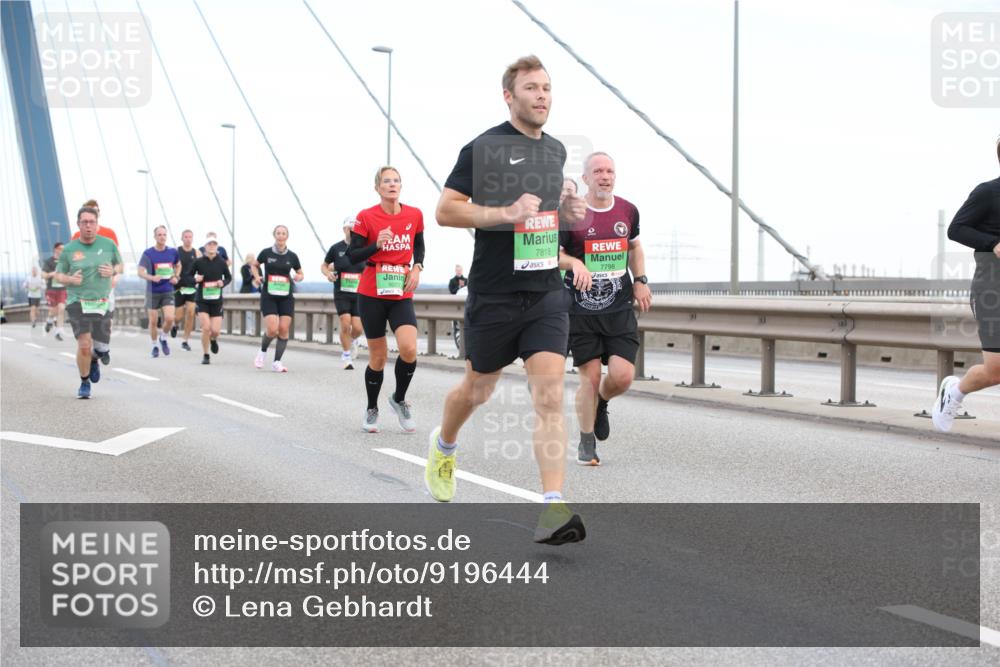 03.10.2025 - Köhlbrandbrückenlauf Lena Gebhardt http://msf.ph/oto/9196444 03.10.2025 15:26:33 Position 1 7818, 7798, 9072 meine-sportfotos.de