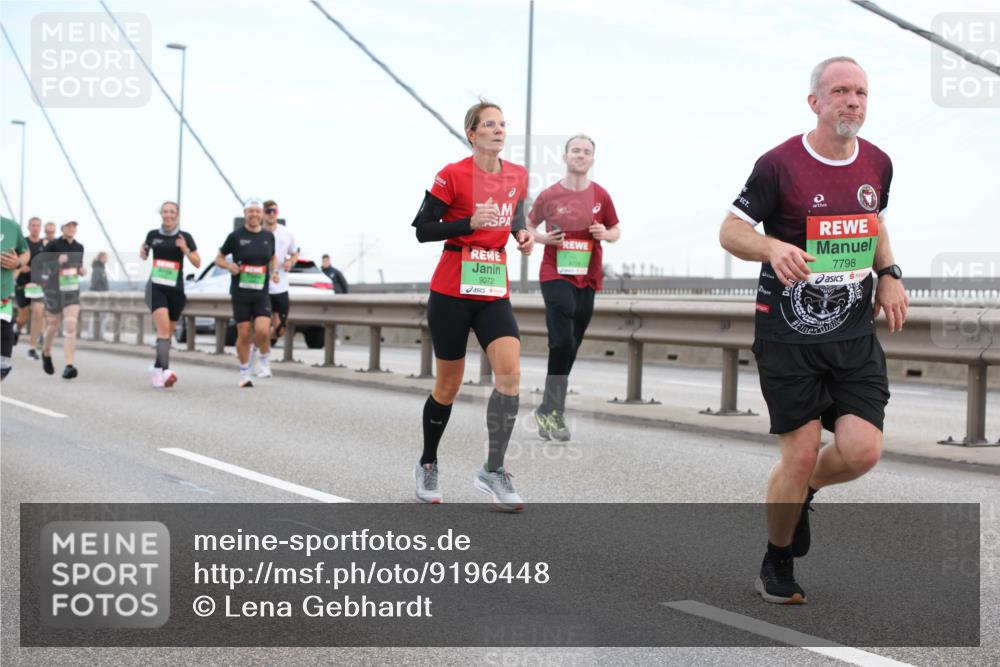 03.10.2025 - Köhlbrandbrückenlauf Lena Gebhardt http://msf.ph/oto/9196448 03.10.2025 15:26:35 Position 1 9072, 7798 meine-sportfotos.de