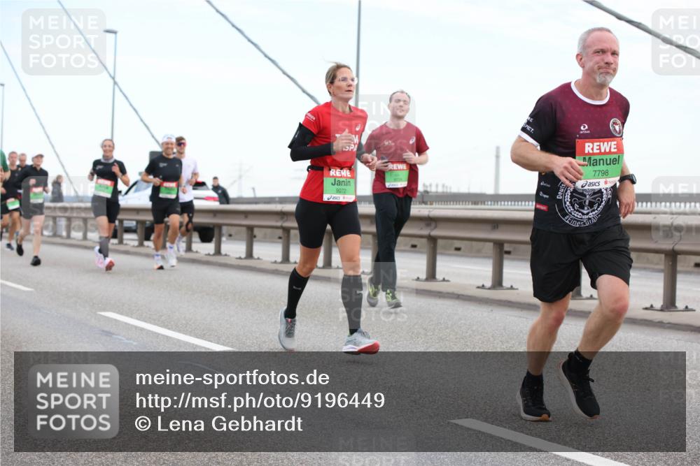 03.10.2025 - Köhlbrandbrückenlauf Lena Gebhardt http://msf.ph/oto/9196449 03.10.2025 15:26:35 Position 1 9072, 7798 meine-sportfotos.de