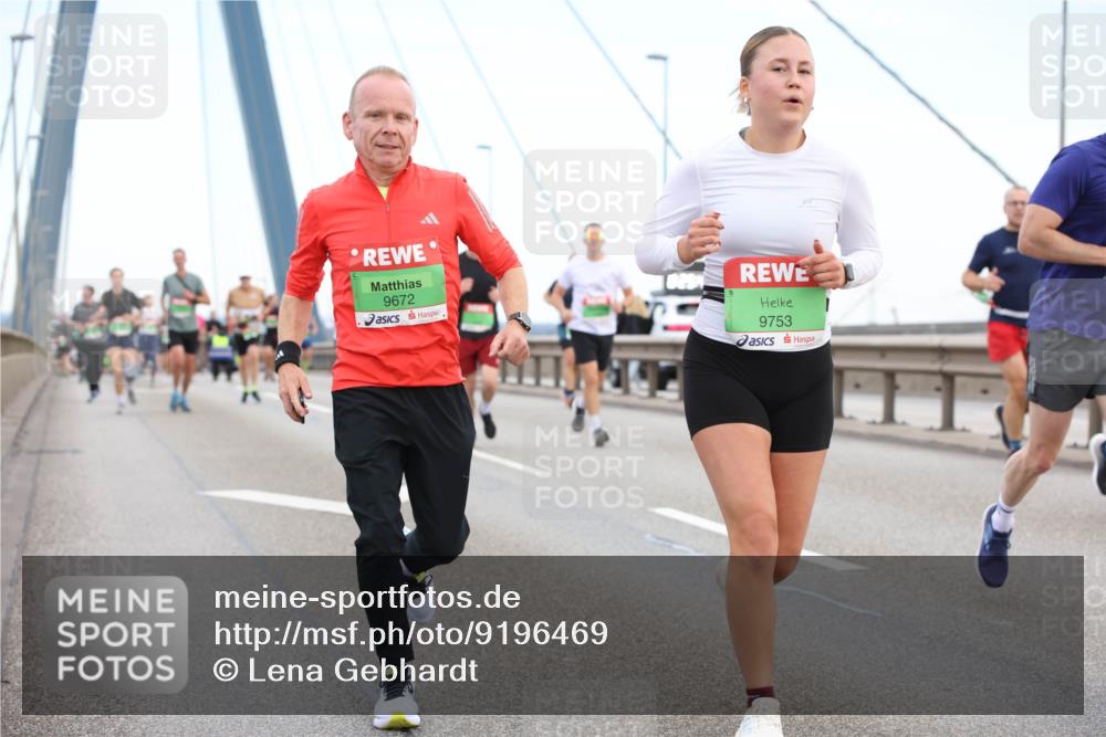 03.10.2025 - Köhlbrandbrückenlauf Lena Gebhardt http://msf.ph/oto/9196469 03.10.2025 15:26:40 Position 1 9672, 9753 meine-sportfotos.de