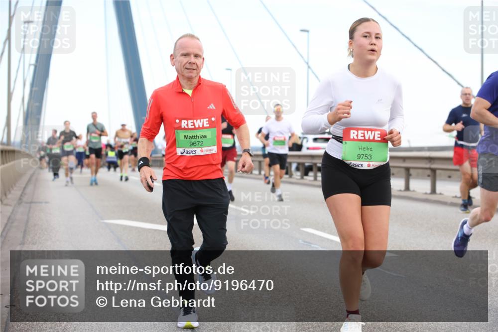 03.10.2025 - Köhlbrandbrückenlauf Lena Gebhardt http://msf.ph/oto/9196470 03.10.2025 15:26:40 Position 1 9672, 9753 meine-sportfotos.de
