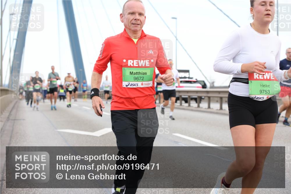 03.10.2025 - Köhlbrandbrückenlauf Lena Gebhardt http://msf.ph/oto/9196471 03.10.2025 15:26:41 Position 1 9672, 9753 meine-sportfotos.de