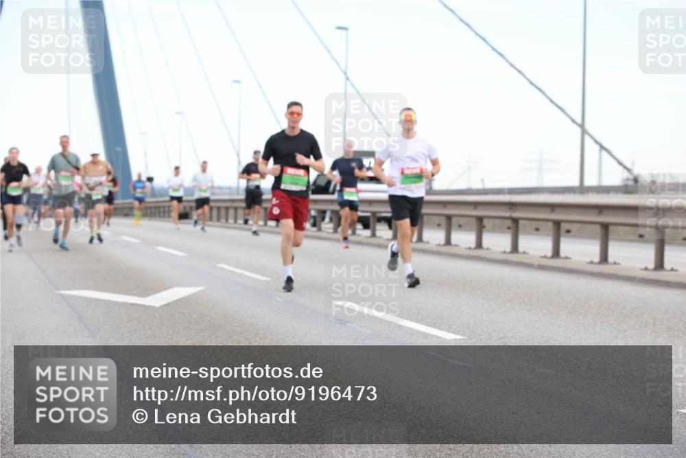 03.10.2025 - Köhlbrandbrückenlauf Lena Gebhardt http://msf.ph/oto/9196473 03.10.2025 15:26:42 Position 1  meine-sportfotos.de