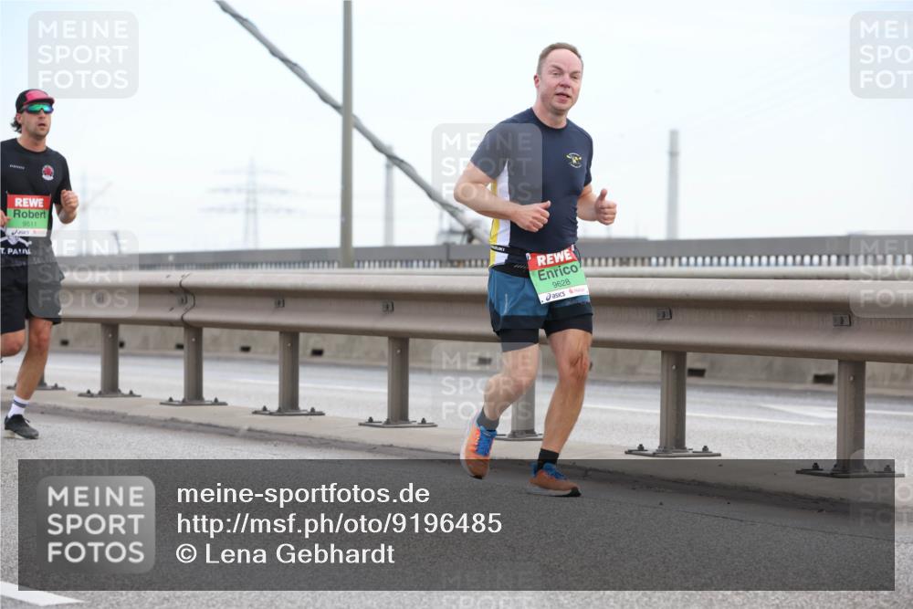 03.10.2025 - Köhlbrandbrückenlauf Lena Gebhardt http://msf.ph/oto/9196485 03.10.2025 15:26:45 Position 1 9511, 9628 meine-sportfotos.de