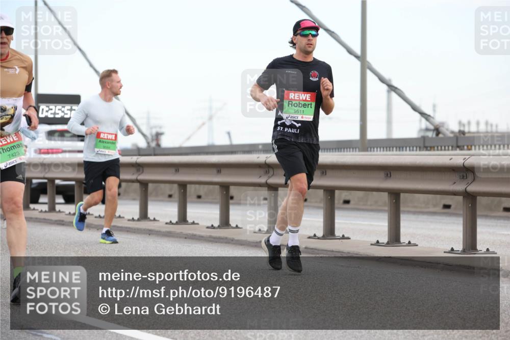 03.10.2025 - Köhlbrandbrückenlauf Lena Gebhardt http://msf.ph/oto/9196487 03.10.2025 15:26:46 Position 1 7423, 0, 25, 57, 9584, 9511 meine-sportfotos.de