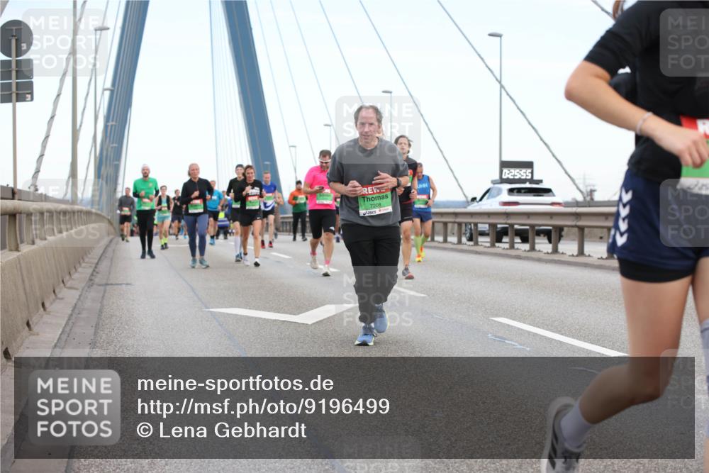 03.10.2025 - Köhlbrandbrückenlauf Lena Gebhardt http://msf.ph/oto/9196499 03.10.2025 15:26:49 Position 1 7208, 0, 25, 55 meine-sportfotos.de