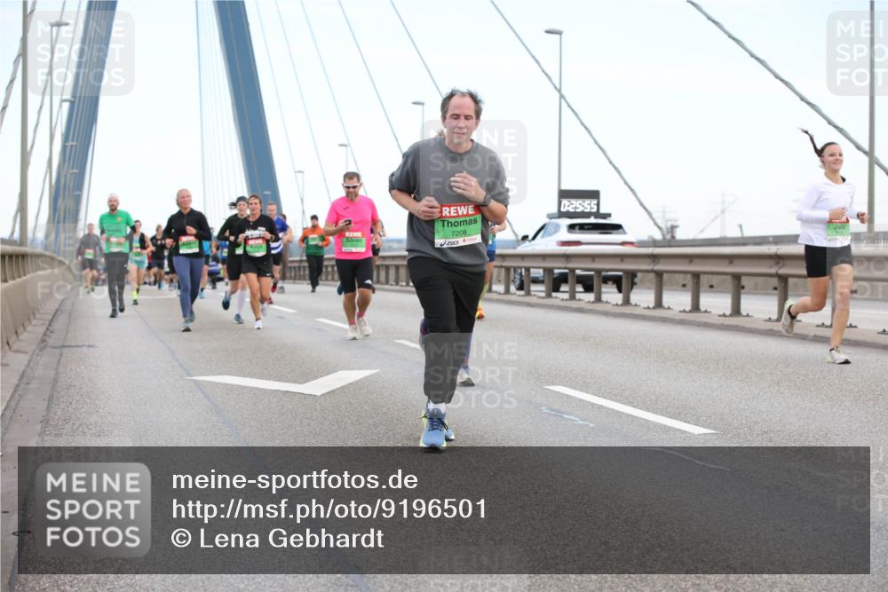 03.10.2025 - Köhlbrandbrückenlauf Lena Gebhardt http://msf.ph/oto/9196501 03.10.2025 15:26:50 Position 1 7208, 0, 25, 55 meine-sportfotos.de