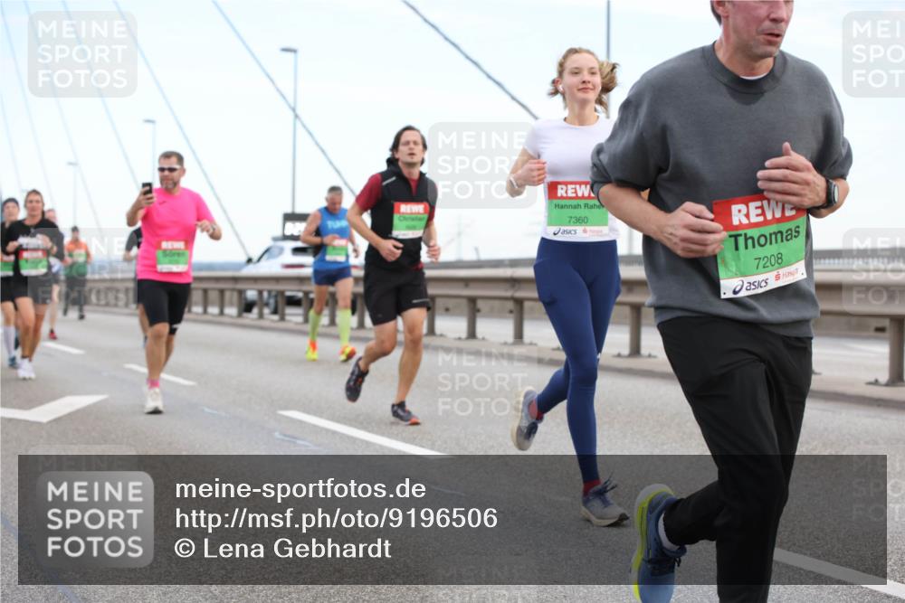 03.10.2025 - Köhlbrandbrückenlauf Lena Gebhardt http://msf.ph/oto/9196506 03.10.2025 15:26:51 Position 1 7360, 7208 meine-sportfotos.de