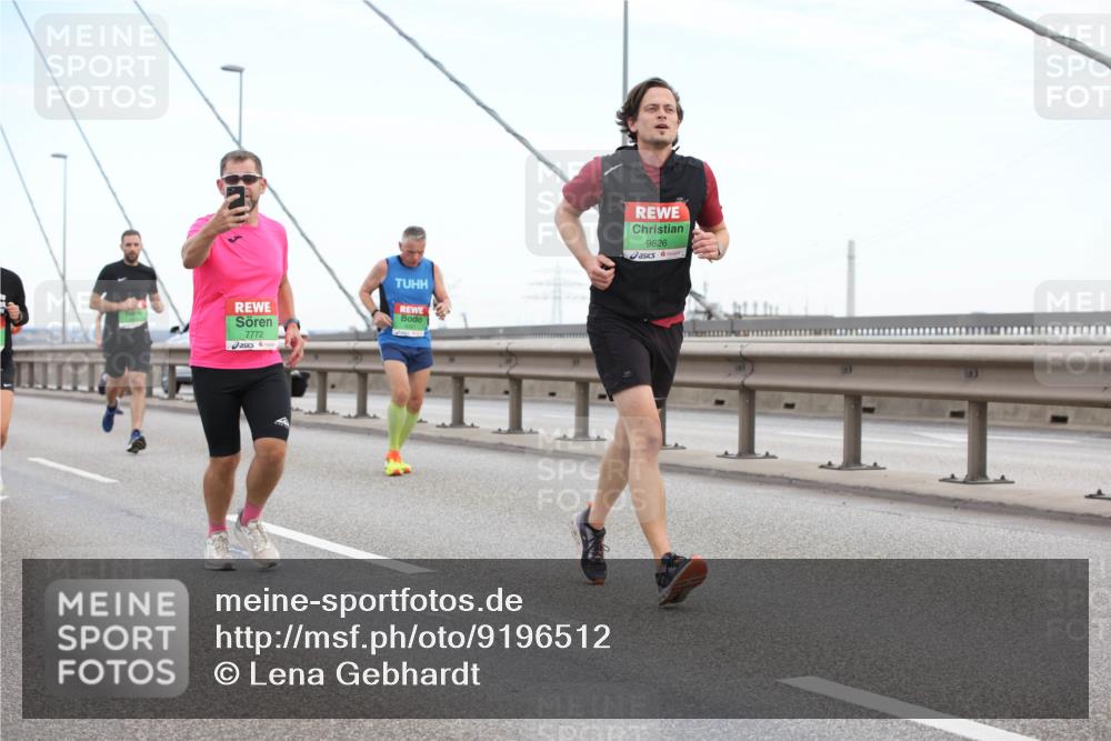 03.10.2025 - Köhlbrandbrückenlauf Lena Gebhardt http://msf.ph/oto/9196512 03.10.2025 15:26:52 Position 1 9626, 7772 meine-sportfotos.de