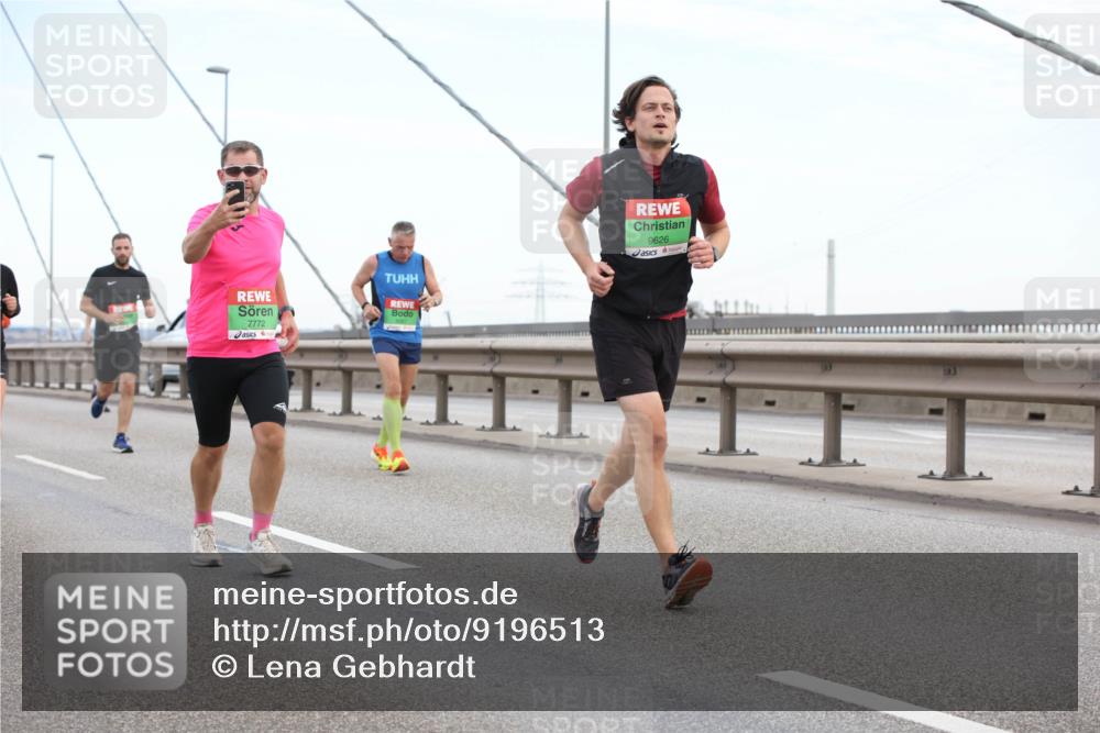 03.10.2025 - Köhlbrandbrückenlauf Lena Gebhardt http://msf.ph/oto/9196513 03.10.2025 15:26:52 Position 1 9626, 7772 meine-sportfotos.de
