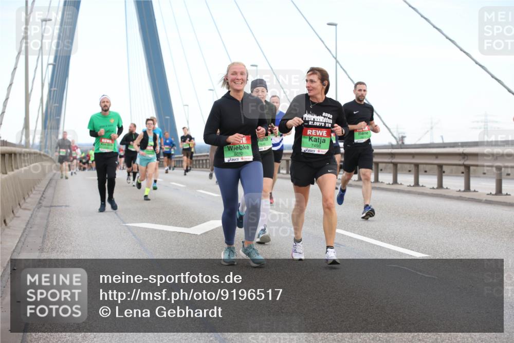03.10.2025 - Köhlbrandbrückenlauf Lena Gebhardt http://msf.ph/oto/9196517 03.10.2025 15:26:54 Position 1 2022, 25, 0975, 7498, 7648, 8882 meine-sportfotos.de