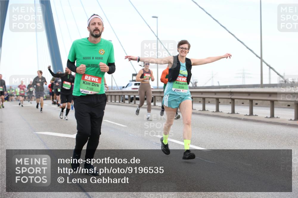 03.10.2025 - Köhlbrandbrückenlauf Lena Gebhardt http://msf.ph/oto/9196535 03.10.2025 15:26:58 Position 1 2000, 2025, 7159, 9399 meine-sportfotos.de