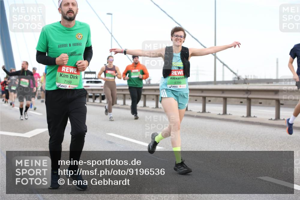 03.10.2025 - Köhlbrandbrückenlauf Lena Gebhardt http://msf.ph/oto/9196536 03.10.2025 15:26:58 Position 1 2000, 2025, 7159, 9399 meine-sportfotos.de