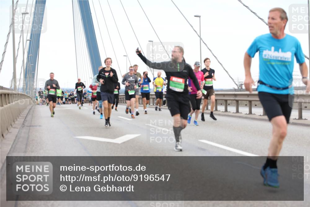03.10.2025 - Köhlbrandbrückenlauf Lena Gebhardt http://msf.ph/oto/9196547 03.10.2025 15:27:01 Position 1 74 meine-sportfotos.de