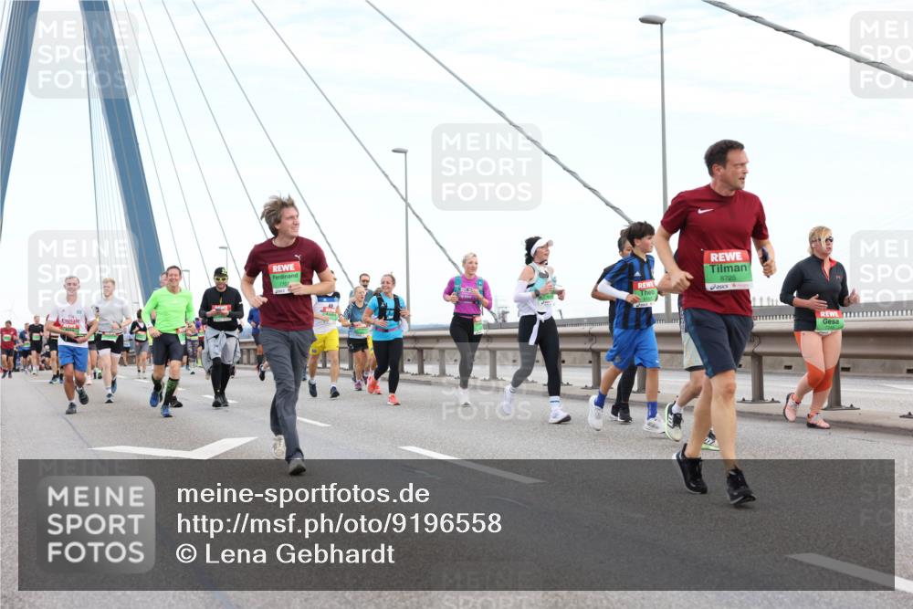 03.10.2025 - Köhlbrandbrückenlauf Lena Gebhardt http://msf.ph/oto/9196558 03.10.2025 15:27:43 Position 1 8725 meine-sportfotos.de