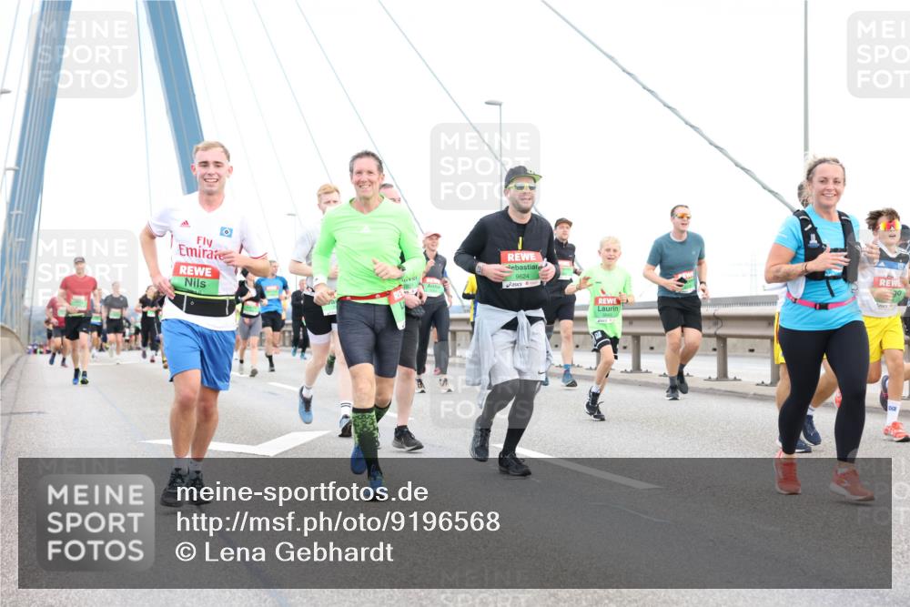 03.10.2025 - Köhlbrandbrückenlauf Lena Gebhardt http://msf.ph/oto/9196568 03.10.2025 15:27:47 Position 1 9624, 2 meine-sportfotos.de