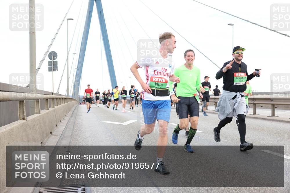 03.10.2025 - Köhlbrandbrückenlauf Lena Gebhardt http://msf.ph/oto/9196577 03.10.2025 15:27:48 Position 1 2010, 9624 meine-sportfotos.de