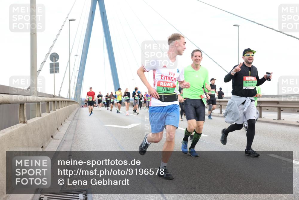 03.10.2025 - Köhlbrandbrückenlauf Lena Gebhardt http://msf.ph/oto/9196578 03.10.2025 15:27:48 Position 1 9624 meine-sportfotos.de