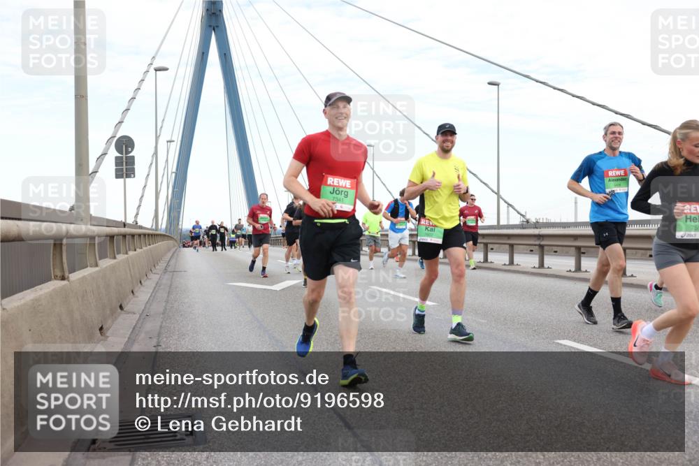 03.10.2025 - Köhlbrandbrückenlauf Lena Gebhardt http://msf.ph/oto/9196598 03.10.2025 15:27:54 Position 1 7341, 751 meine-sportfotos.de