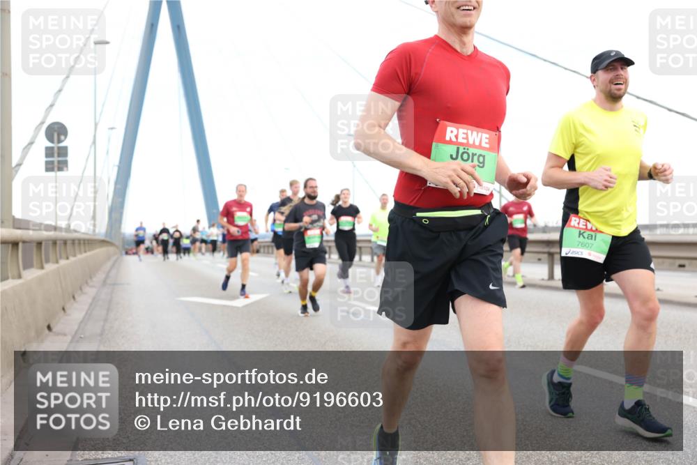 03.10.2025 - Köhlbrandbrückenlauf Lena Gebhardt http://msf.ph/oto/9196603 03.10.2025 15:27:55 Position 1 7607 meine-sportfotos.de