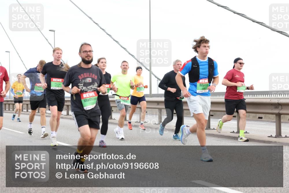 03.10.2025 - Köhlbrandbrückenlauf Lena Gebhardt http://msf.ph/oto/9196608 03.10.2025 15:27:56 Position 1 9748, 7551 meine-sportfotos.de