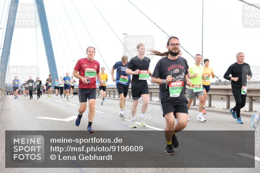 03.10.2025 - Köhlbrandbrückenlauf Lena Gebhardt http://msf.ph/oto/9196609 03.10.2025 15:27:56 Position 1 7139, 9748, 7551 meine-sportfotos.de