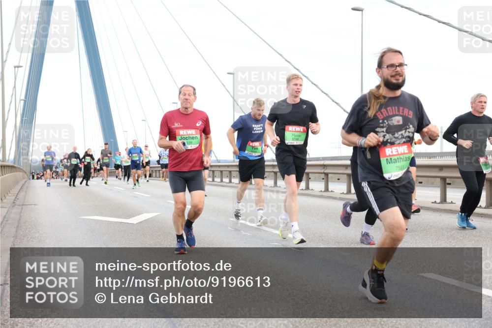 03.10.2025 - Köhlbrandbrückenlauf Lena Gebhardt http://msf.ph/oto/9196613 03.10.2025 15:27:57 Position 1 9748, 7551 meine-sportfotos.de