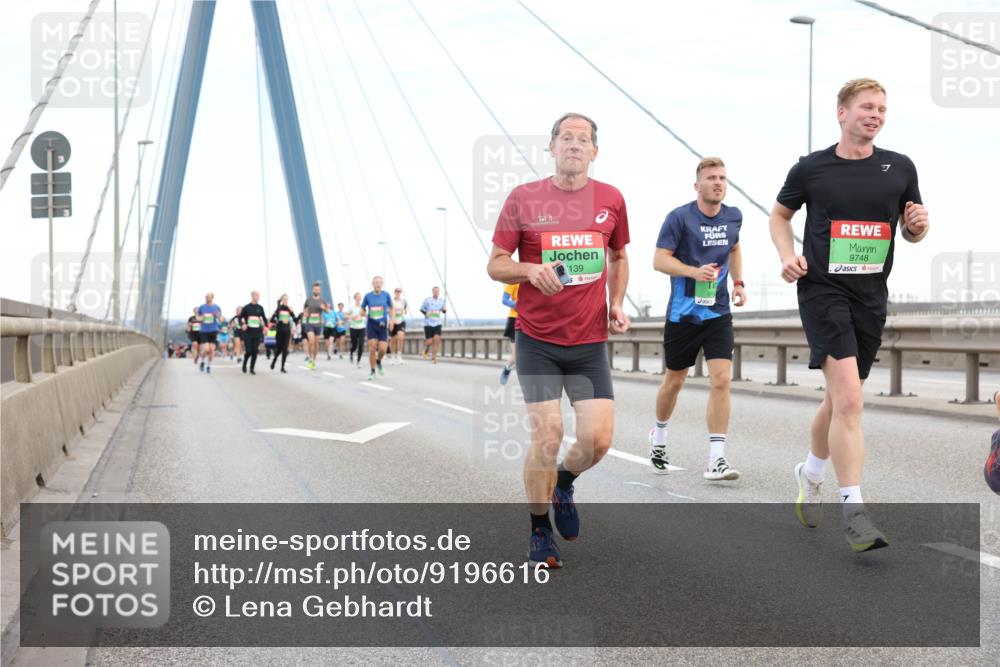 03.10.2025 - Köhlbrandbrückenlauf Lena Gebhardt http://msf.ph/oto/9196616 03.10.2025 15:27:57 Position 1 10, 139, 9748 meine-sportfotos.de