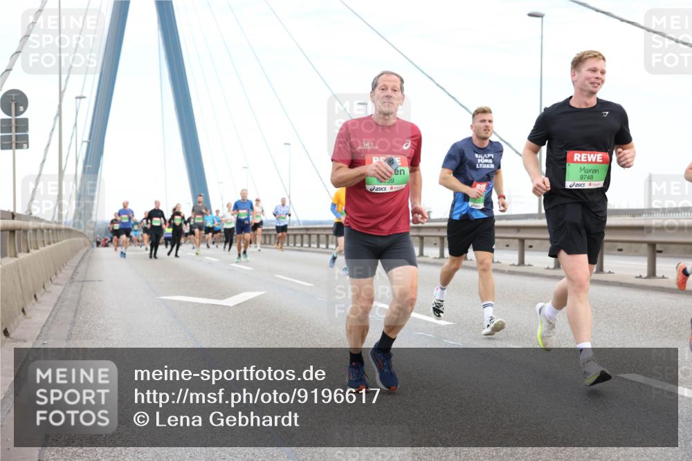 03.10.2025 - Köhlbrandbrückenlauf Lena Gebhardt http://msf.ph/oto/9196617 03.10.2025 15:27:57 Position 1 39, 9748 meine-sportfotos.de