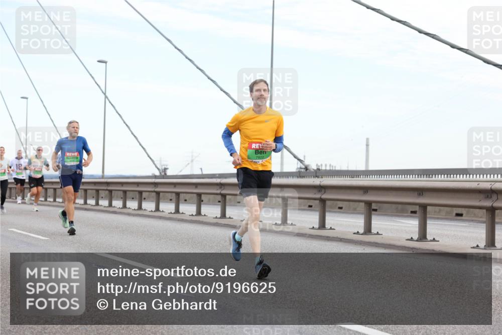 03.10.2025 - Köhlbrandbrückenlauf Lena Gebhardt http://msf.ph/oto/9196625 03.10.2025 15:28:00 Position 1 7822 meine-sportfotos.de
