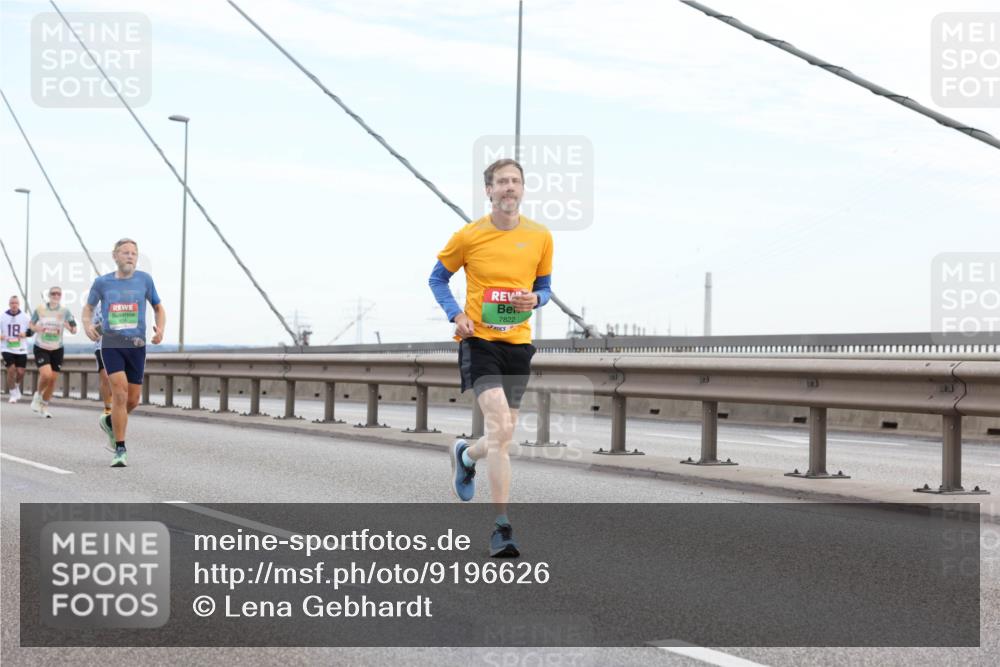 03.10.2025 - Köhlbrandbrückenlauf Lena Gebhardt http://msf.ph/oto/9196626 03.10.2025 15:28:00 Position 1 18, 7822 meine-sportfotos.de