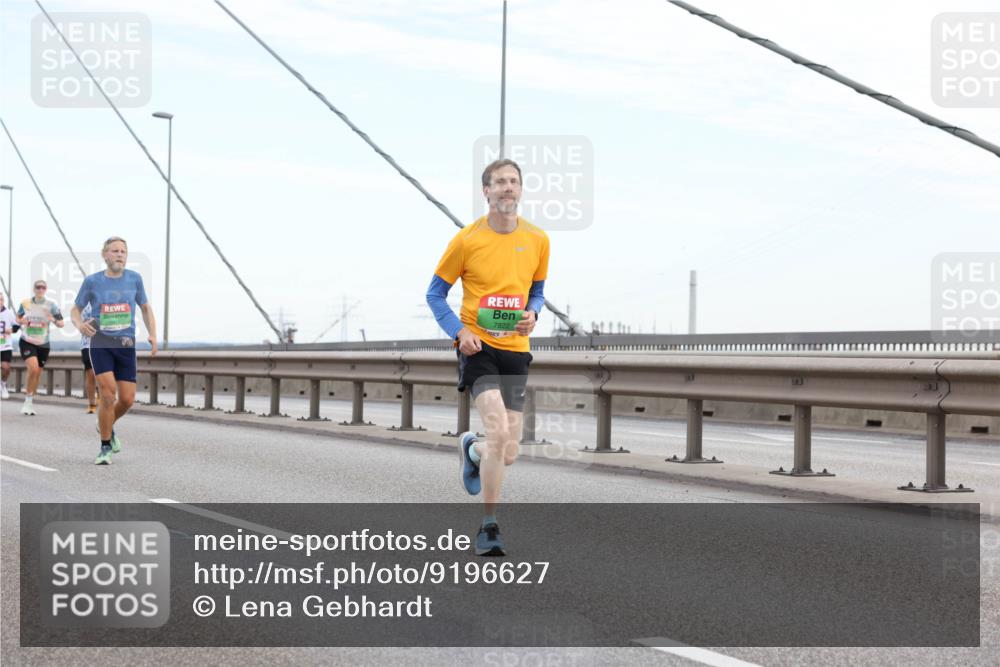 03.10.2025 - Köhlbrandbrückenlauf Lena Gebhardt http://msf.ph/oto/9196627 03.10.2025 15:28:00 Position 1 7822 meine-sportfotos.de