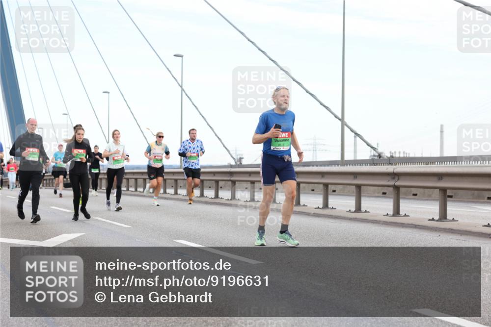 03.10.2025 - Köhlbrandbrückenlauf Lena Gebhardt http://msf.ph/oto/9196631 03.10.2025 15:28:02 Position 1  meine-sportfotos.de
