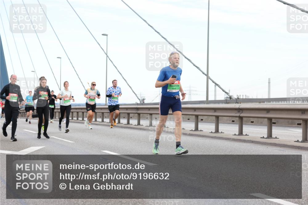 03.10.2025 - Köhlbrandbrückenlauf Lena Gebhardt http://msf.ph/oto/9196632 03.10.2025 15:28:02 Position 1 8616 meine-sportfotos.de