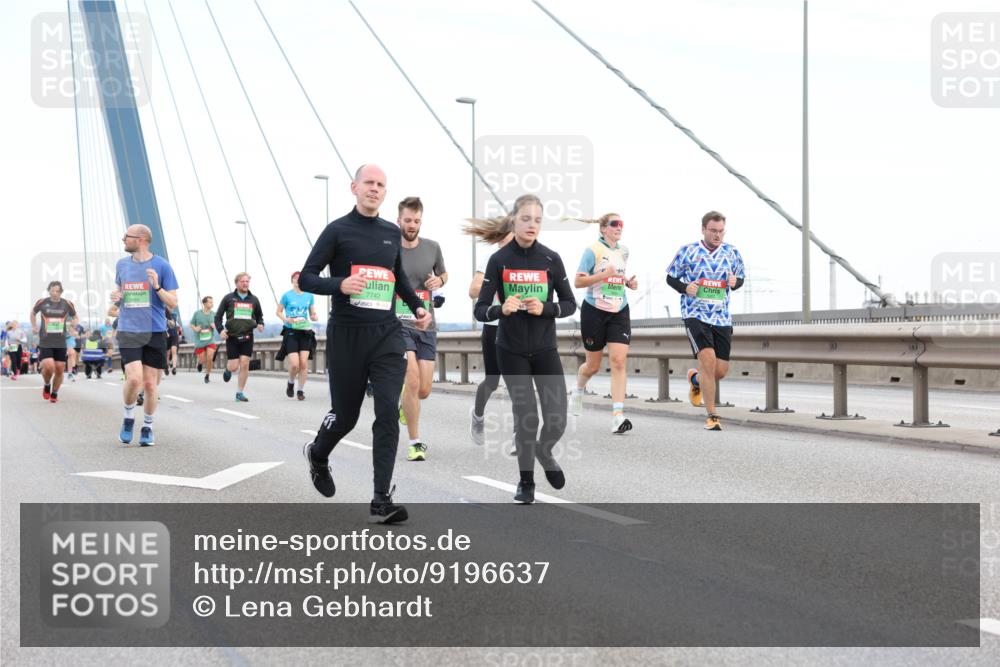 03.10.2025 - Köhlbrandbrückenlauf Lena Gebhardt http://msf.ph/oto/9196637 03.10.2025 15:28:04 Position 1 7742 meine-sportfotos.de