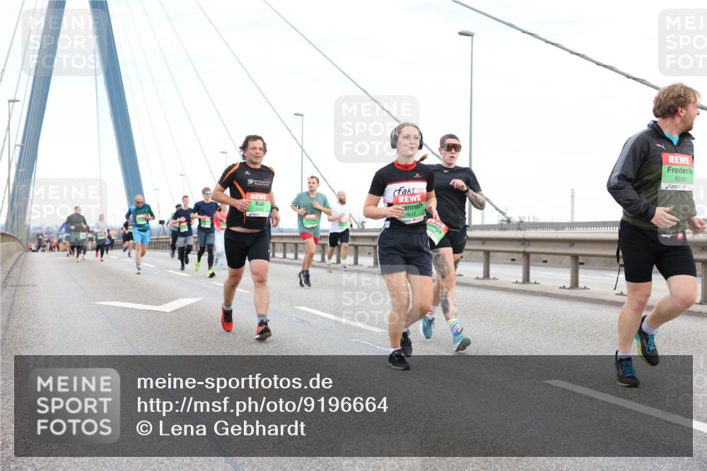 03.10.2025 - Köhlbrandbrückenlauf Lena Gebhardt http://msf.ph/oto/9196664 03.10.2025 15:28:11 Position 1 7612, 8939 meine-sportfotos.de