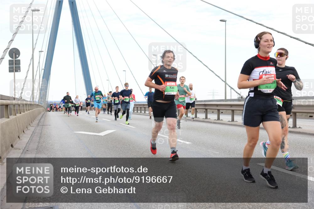 03.10.2025 - Köhlbrandbrückenlauf Lena Gebhardt http://msf.ph/oto/9196667 03.10.2025 15:28:12 Position 1 7612, 7435 meine-sportfotos.de