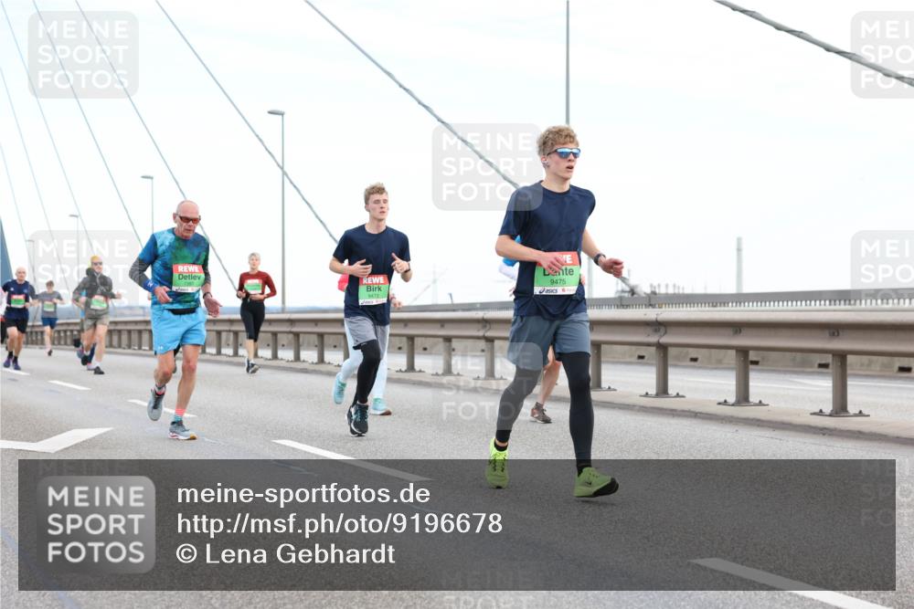 03.10.2025 - Köhlbrandbrückenlauf Lena Gebhardt http://msf.ph/oto/9196678 03.10.2025 15:28:14 Position 1 9475 meine-sportfotos.de