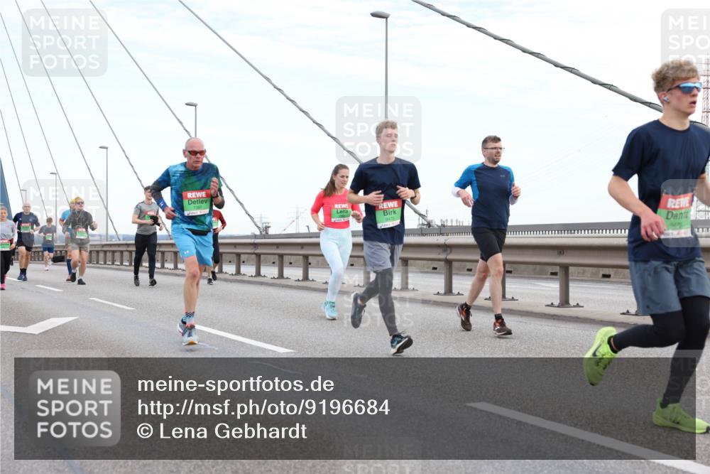 03.10.2025 - Köhlbrandbrückenlauf Lena Gebhardt http://msf.ph/oto/9196684 03.10.2025 15:28:15 Position 1 7397, 9475 meine-sportfotos.de