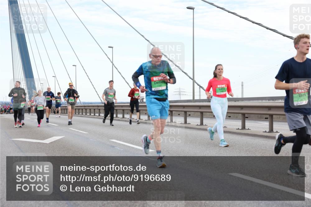 03.10.2025 - Köhlbrandbrückenlauf Lena Gebhardt http://msf.ph/oto/9196689 03.10.2025 15:28:16 Position 1 9473 meine-sportfotos.de