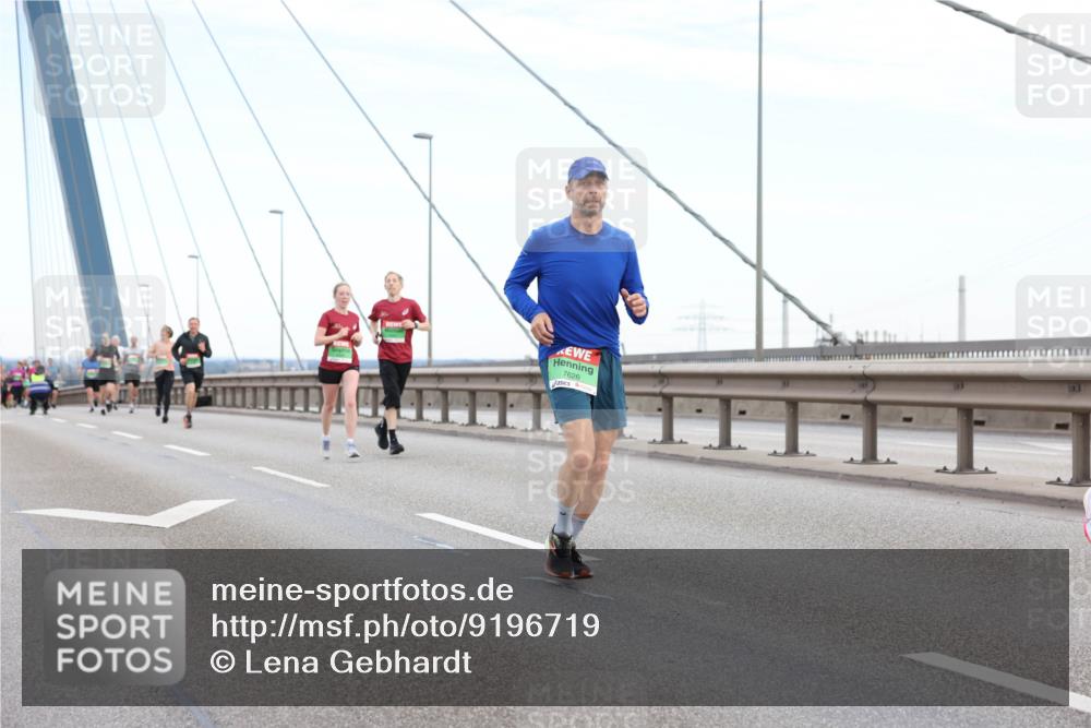 03.10.2025 - Köhlbrandbrückenlauf Lena Gebhardt http://msf.ph/oto/9196719 03.10.2025 15:28:23 Position 1 7626 meine-sportfotos.de