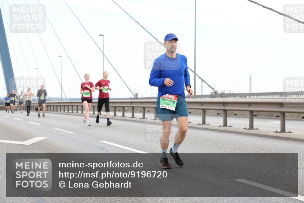 03.10.2025 - Köhlbrandbrückenlauf Lena Gebhardt http://msf.ph/oto/9196720 03.10.2025 15:28:24 Position 1 7626 meine-sportfotos.de