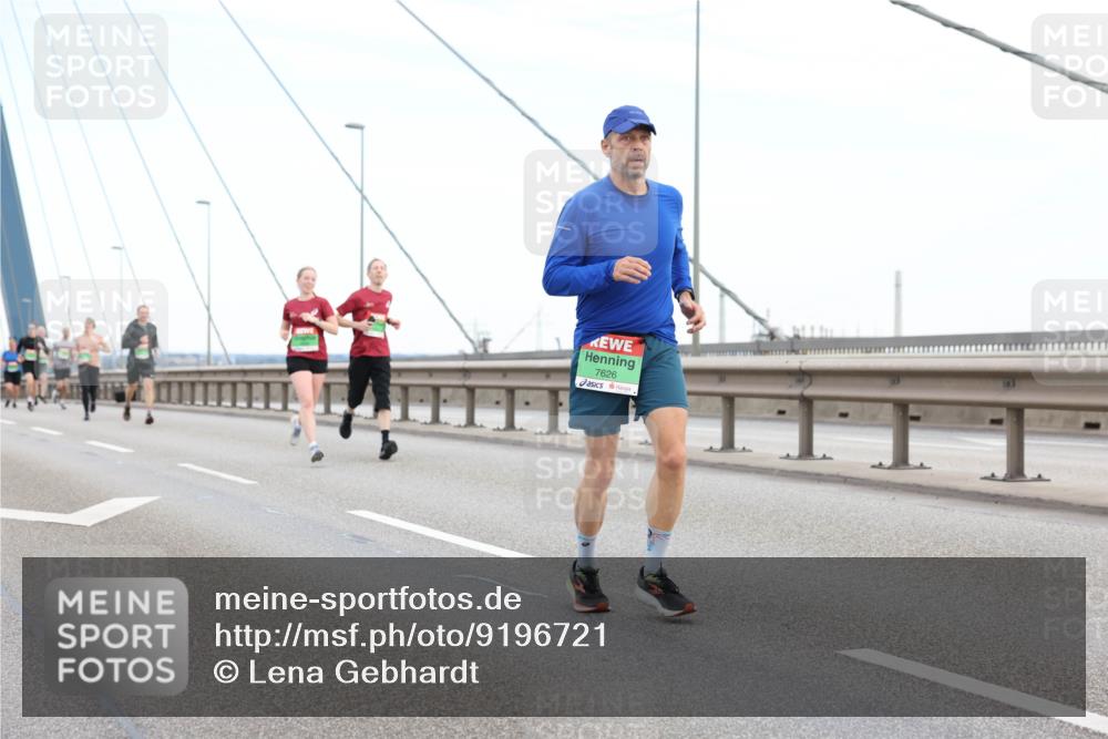 03.10.2025 - Köhlbrandbrückenlauf Lena Gebhardt http://msf.ph/oto/9196721 03.10.2025 15:28:24 Position 1 7626 meine-sportfotos.de