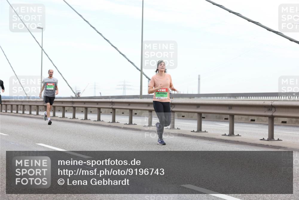03.10.2025 - Köhlbrandbrückenlauf Lena Gebhardt http://msf.ph/oto/9196743 03.10.2025 15:28:31 Position 1 7393 meine-sportfotos.de